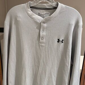 Under Armour grey long sleeve Waffle Knit Henley shirt size large. EUC.